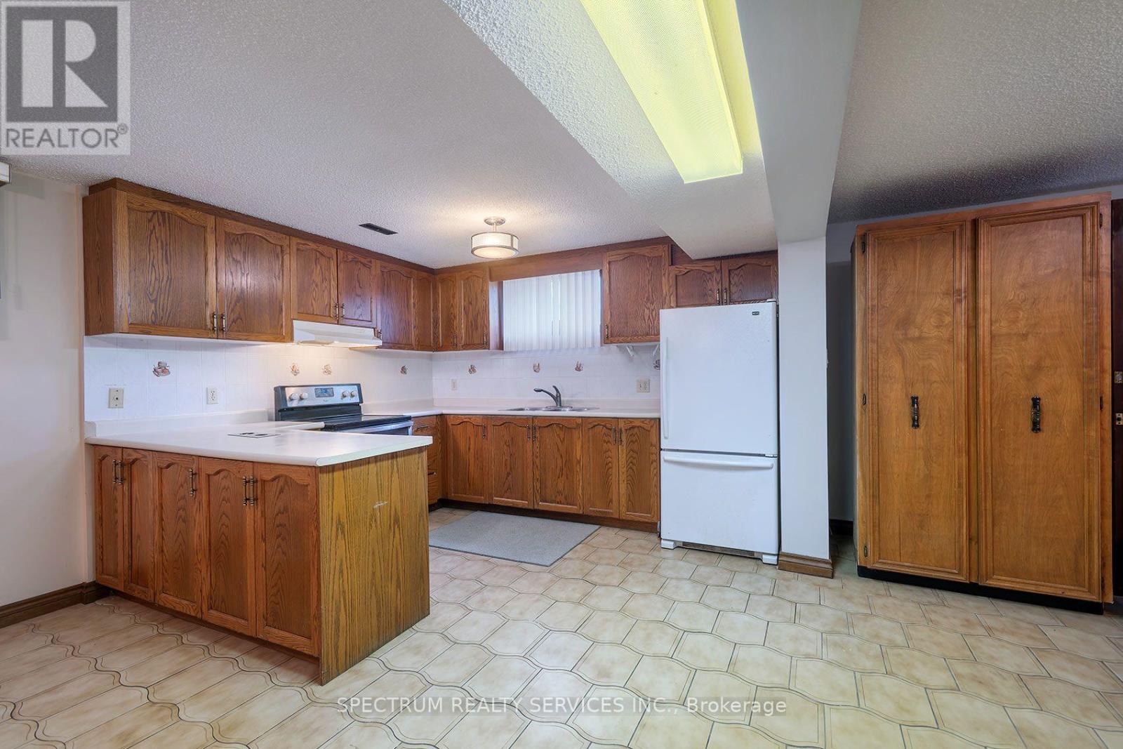 145a Whitfield Avenue, Toronto, Ontario  M9L 1H2 - Photo 39 - W13730388