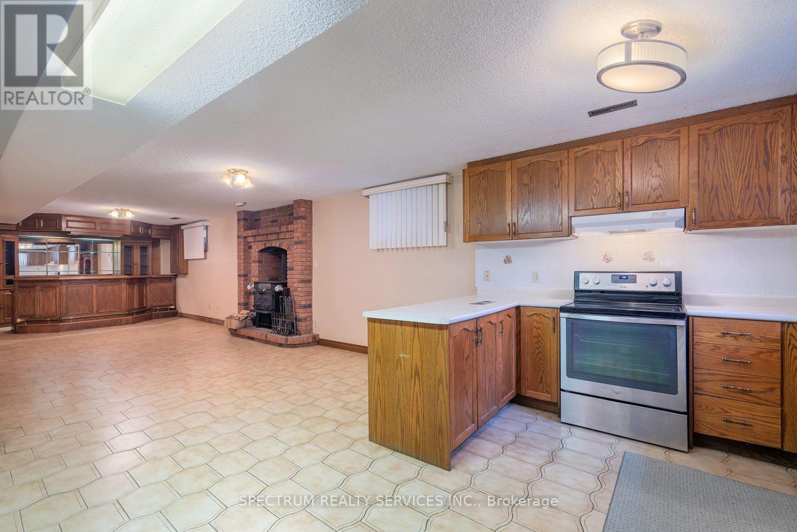 145a Whitfield Avenue, Toronto, Ontario  M9L 1H2 - Photo 40 - W13730388