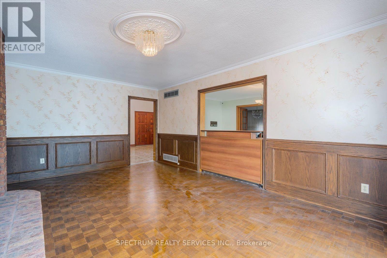 145a Whitfield Avenue, Toronto, Ontario  M9L 1H2 - Photo 9 - W13730388