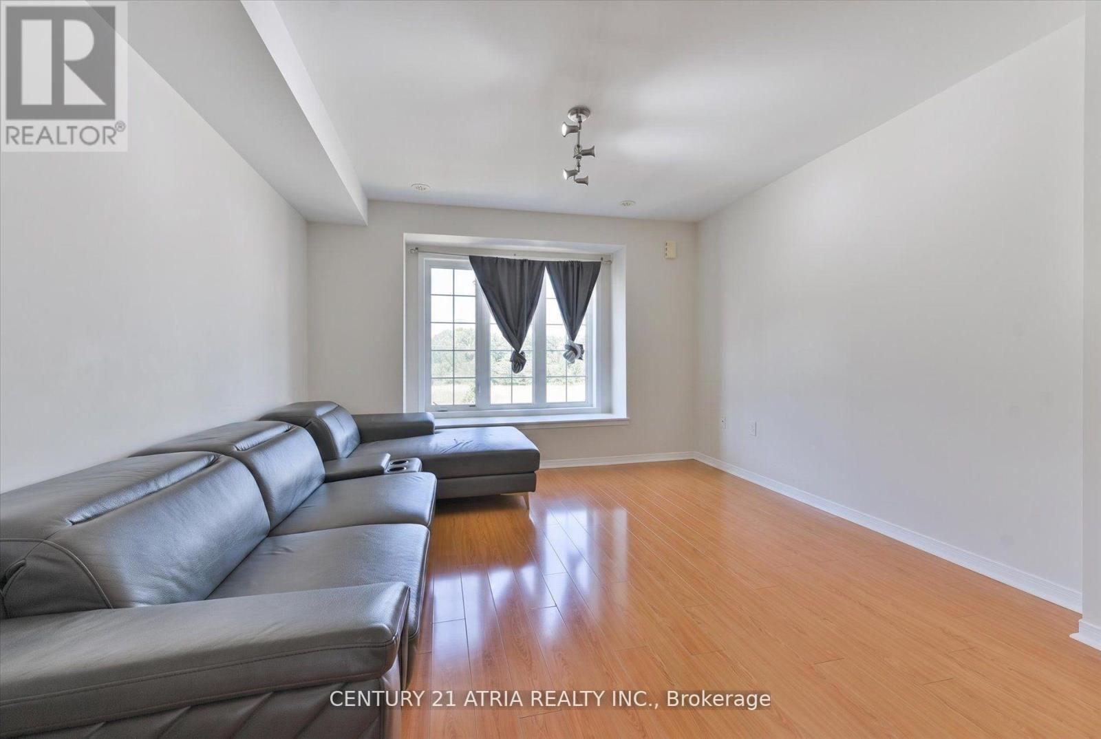5245 Major Mackenzie Drive E, Markham, Ontario  L6C 0N3 - Photo 7 - N13725770