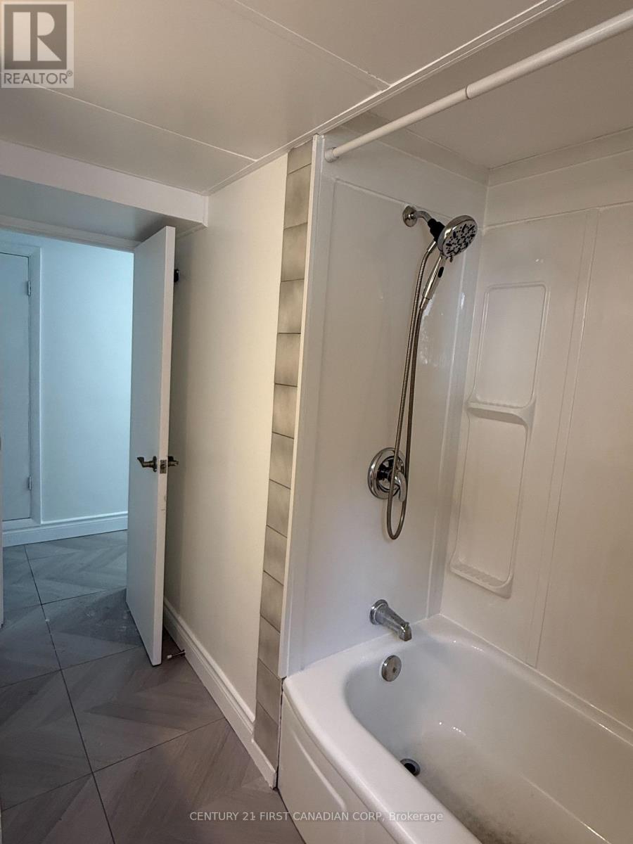 1 - 228 Burnside Drive, London East, Ontario  N5V 1B9 - Photo 15 - X13730558