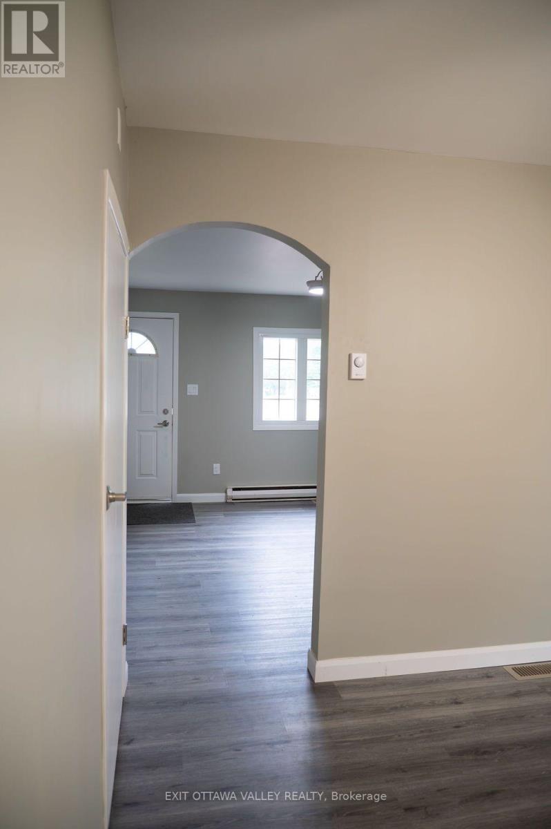 400 Boundary Road E, Pembroke, Ontario  K8A 6K7 - Photo 13 - X13730442