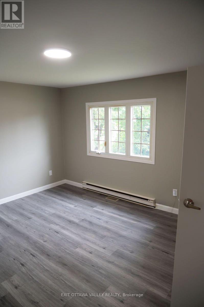 400 Boundary Road E, Pembroke, Ontario  K8A 6K7 - Photo 15 - X13730442