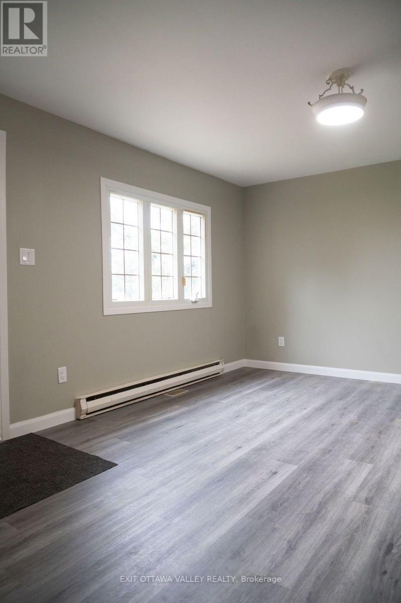 400 Boundary Road E, Pembroke, Ontario  K8A 6K7 - Photo 17 - X13730442