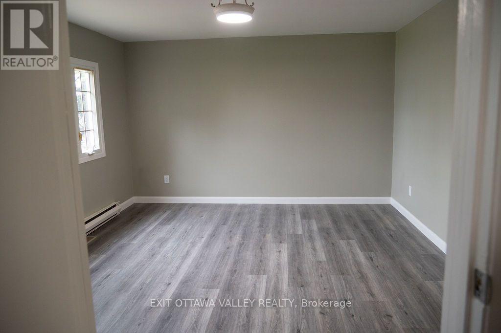 400 Boundary Road E, Pembroke, Ontario  K8A 6K7 - Photo 18 - X13730442