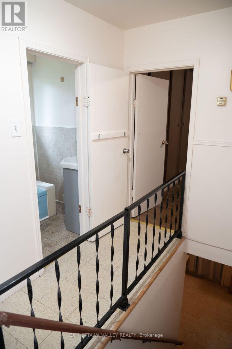 400 Boundary Road E, Pembroke, Ontario  K8A 6K7 - Photo 32 - X13730442