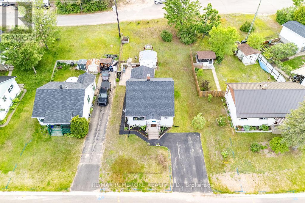 14 Summit Street, Deep River, Ontario  K0J 1P0 - Photo 8 - X13730488