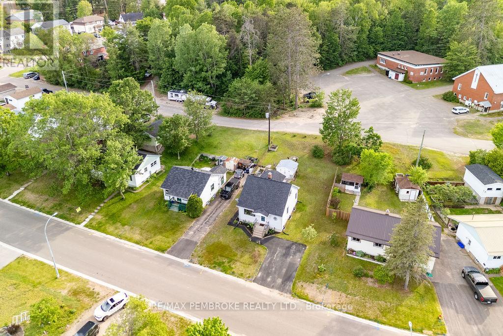 14 Summit Street, Deep River, Ontario  K0J 1P0 - Photo 9 - X13730488