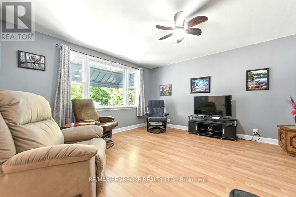 335 Willard Street, Pembroke, Ontario  K8A 3T8 - Photo 13 - X13730498