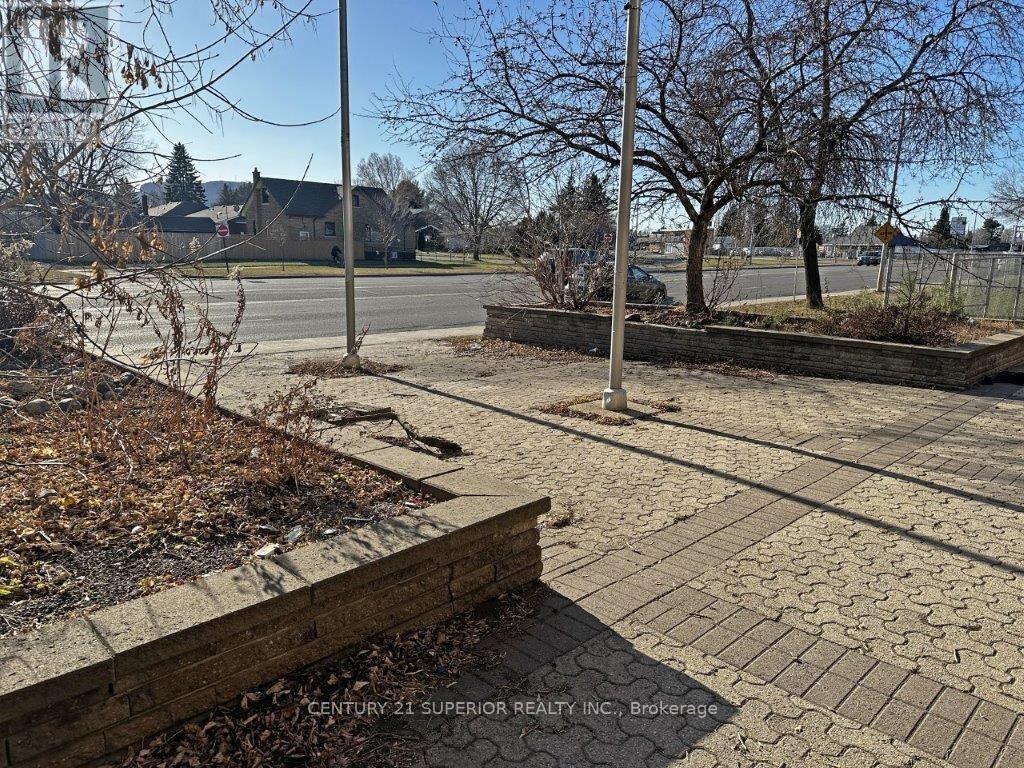 1805 Arthur Street, Thunder Bay, Ontario  P7E 2R6 - Photo 3 - X13239134