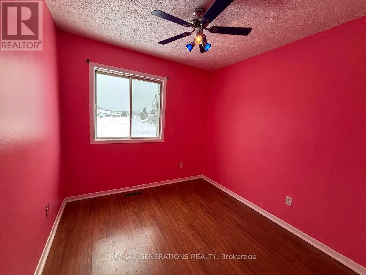 31 Brooks Street, Manitouwadge, Ontario  P0T 2C0 - Photo 12 - X13244482