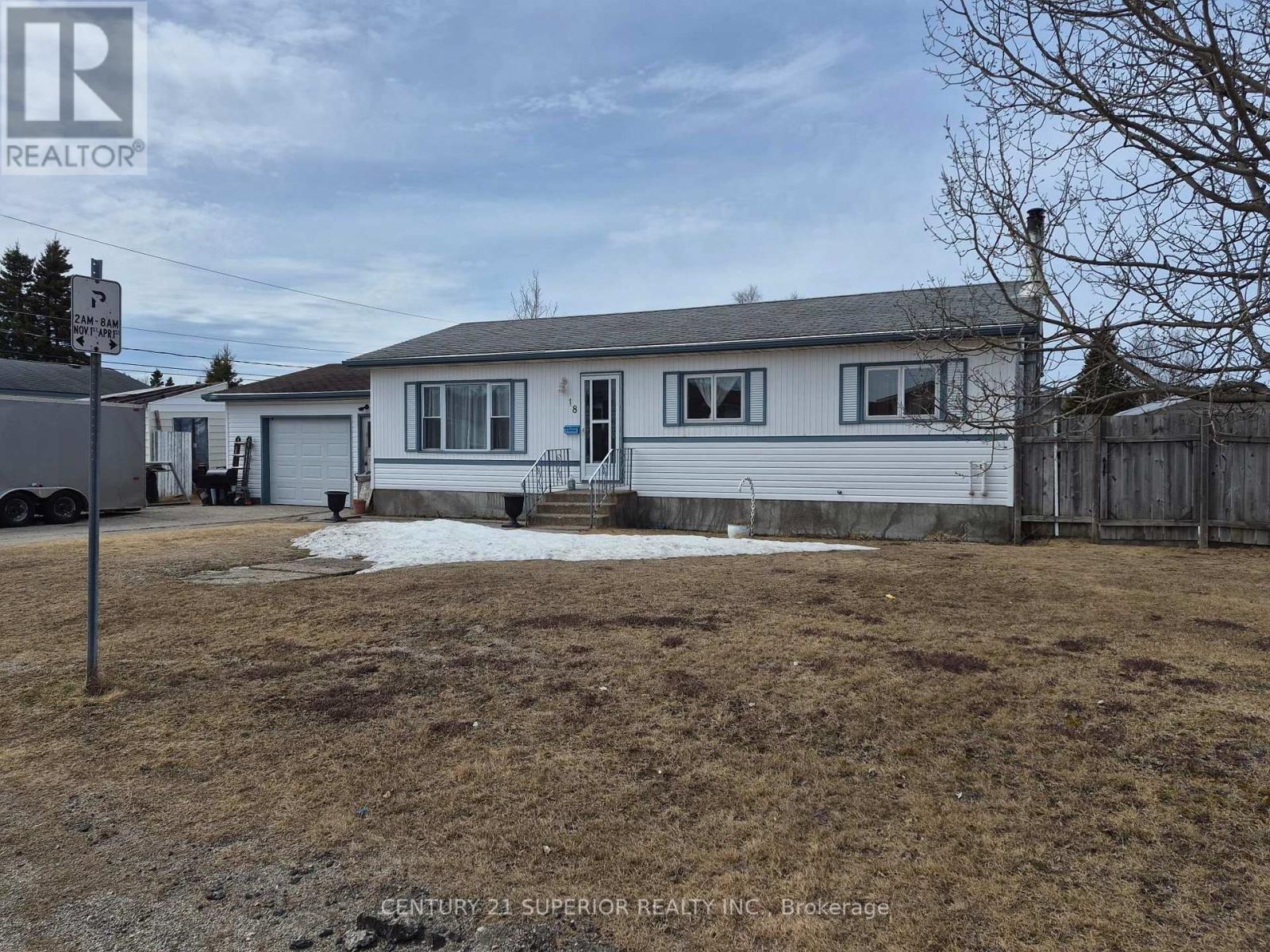 18 Lloyd Irwin Street, Marathon, Ontario  P0T 2E0 - Photo 2 - X13244578