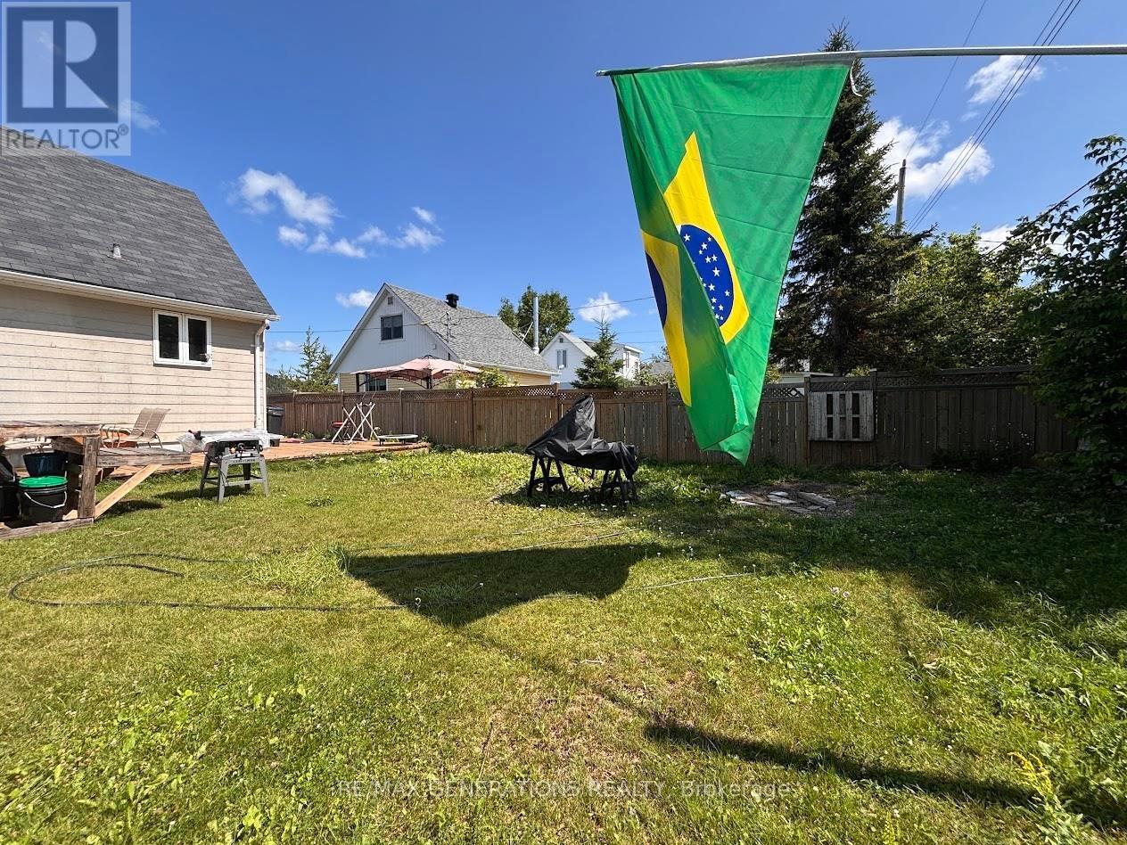 16 Wenonah Drive, Manitouwadge, Ontario  P0T 2C0 - Photo 24 - X13244620