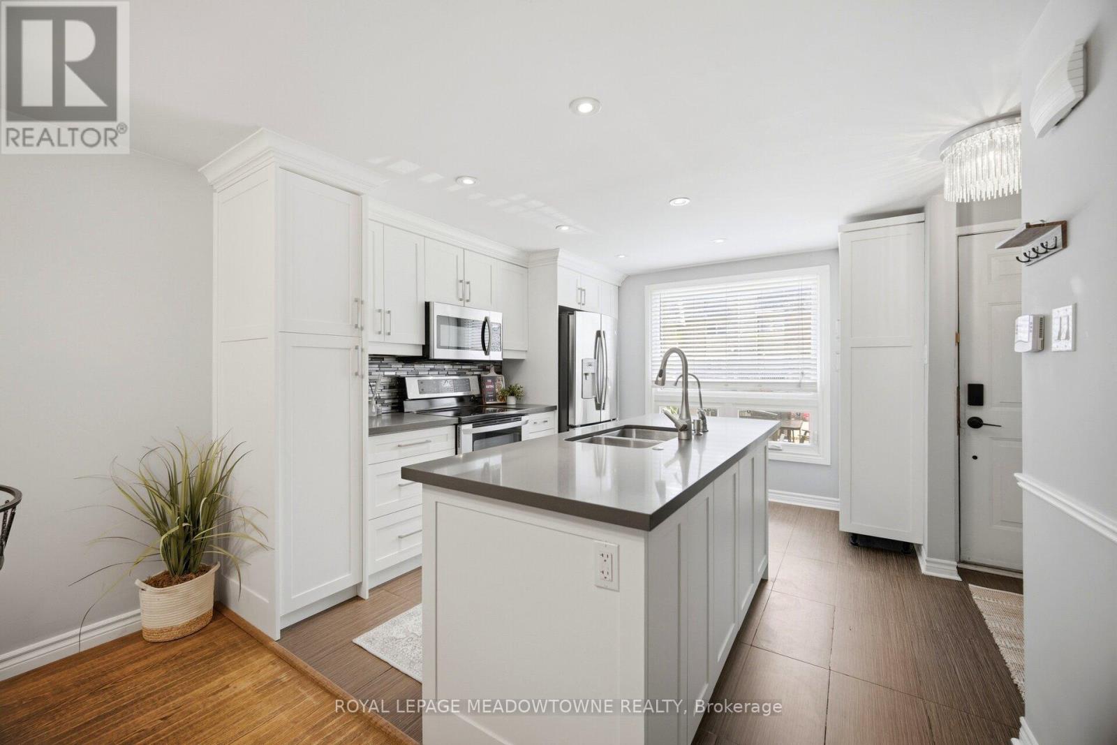 16 Dutch Myrtle Way, Toronto, Ontario  M3B 3K8 - Photo 7 - C13730464