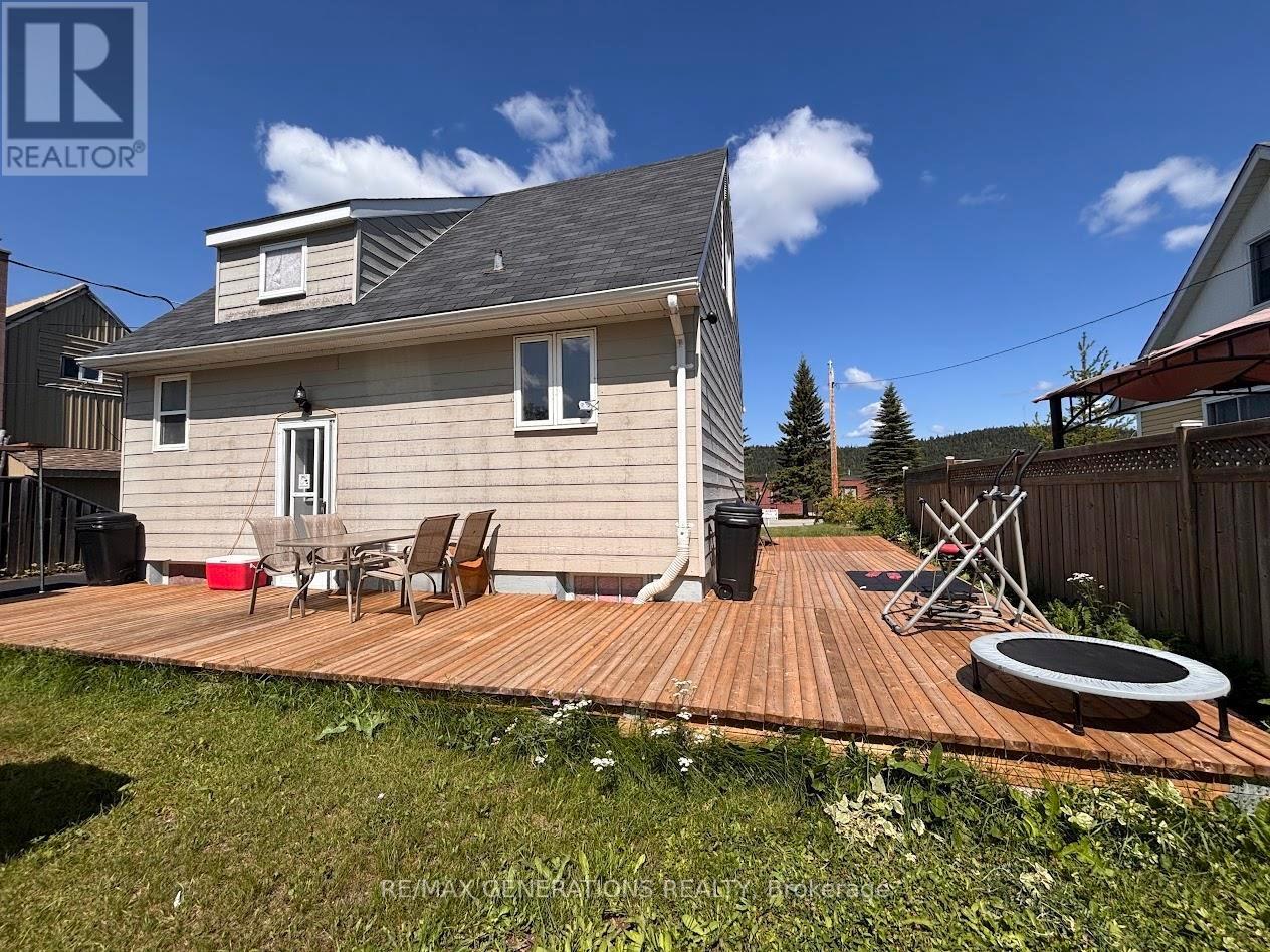 16 Wenonah Drive, Manitouwadge, Ontario  P0T 2C0 - Photo 25 - X13244620