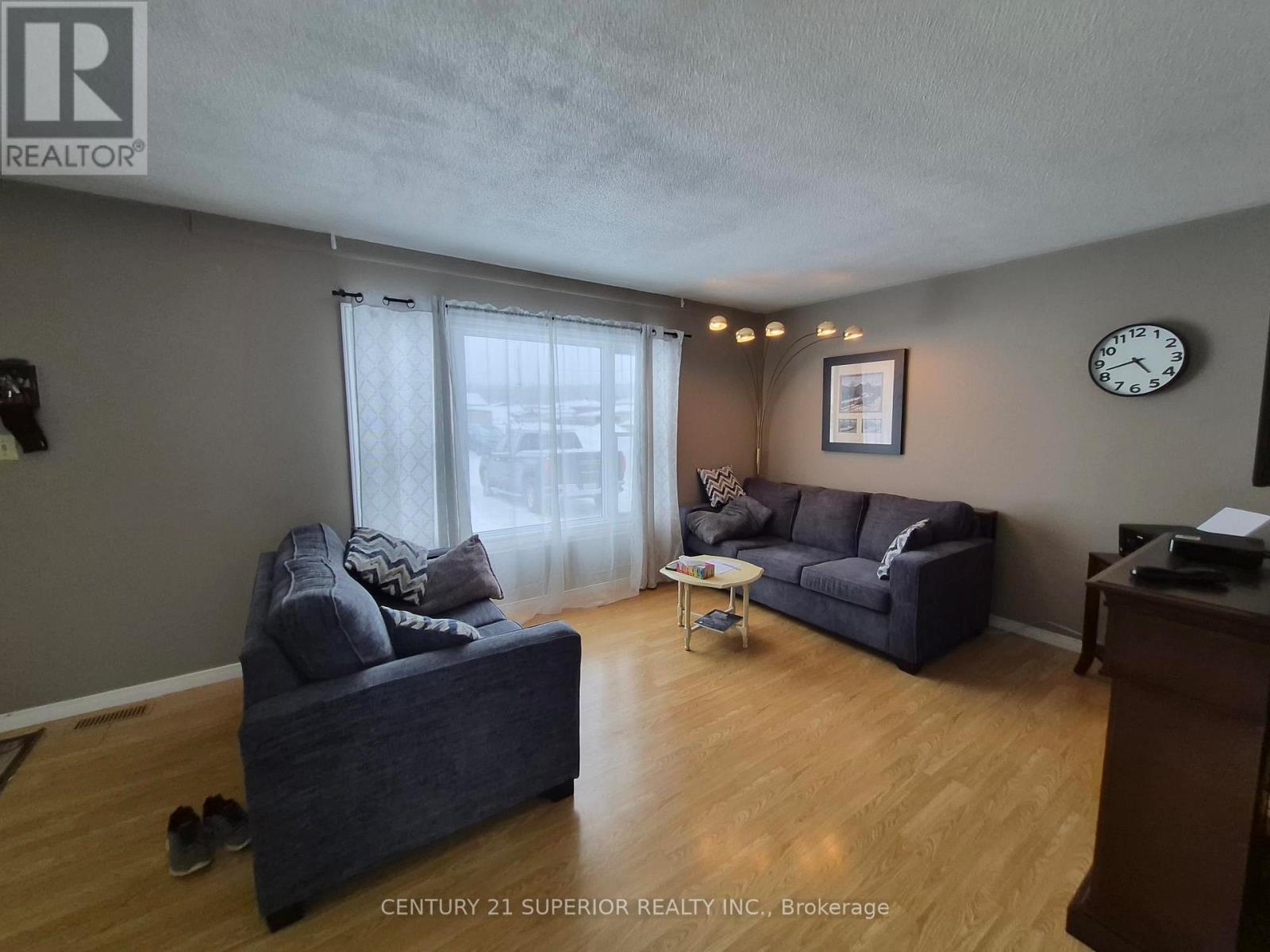 18 Lloyd Irwin Street, Marathon, Ontario  P0T 2E0 - Photo 5 - X13244578