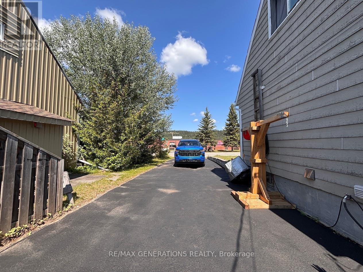 16 Wenonah Drive, Manitouwadge, Ontario  P0T 2C0 - Photo 29 - X13244620