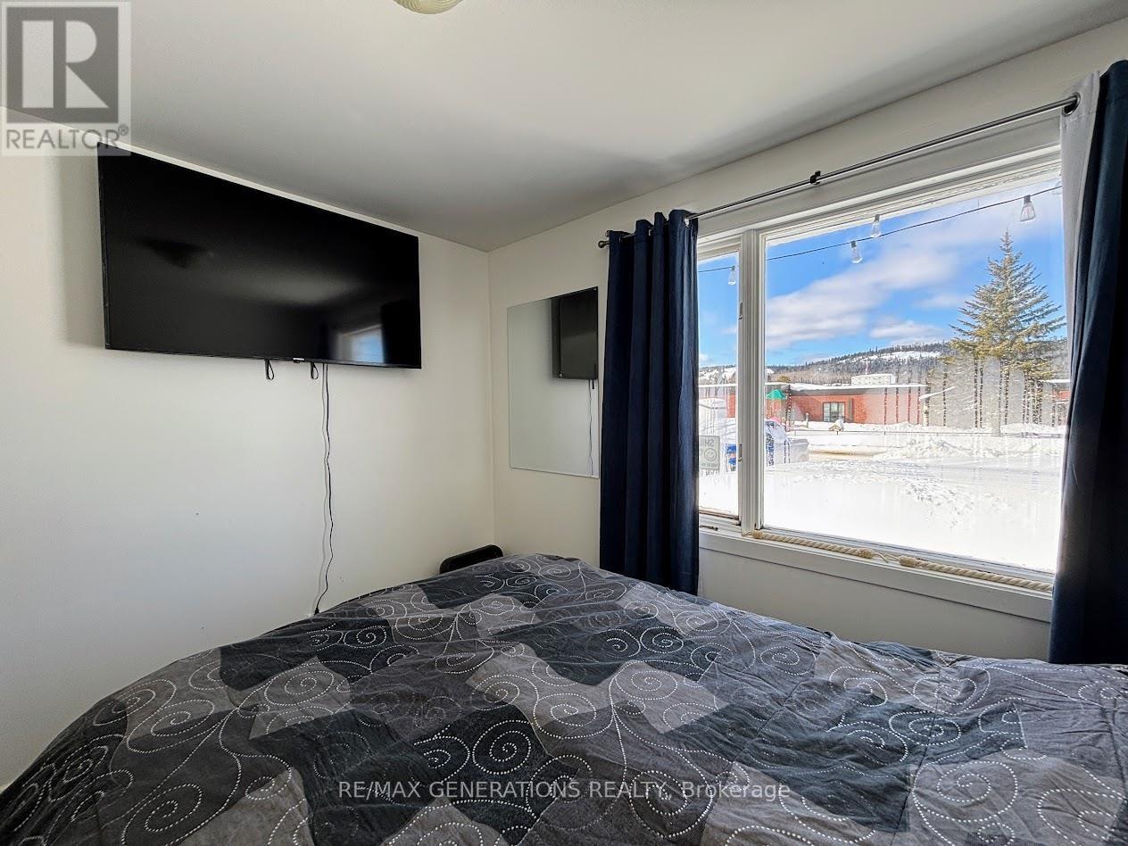 16 Wenonah Drive, Manitouwadge, Ontario  P0T 2C0 - Photo 8 - X13244620