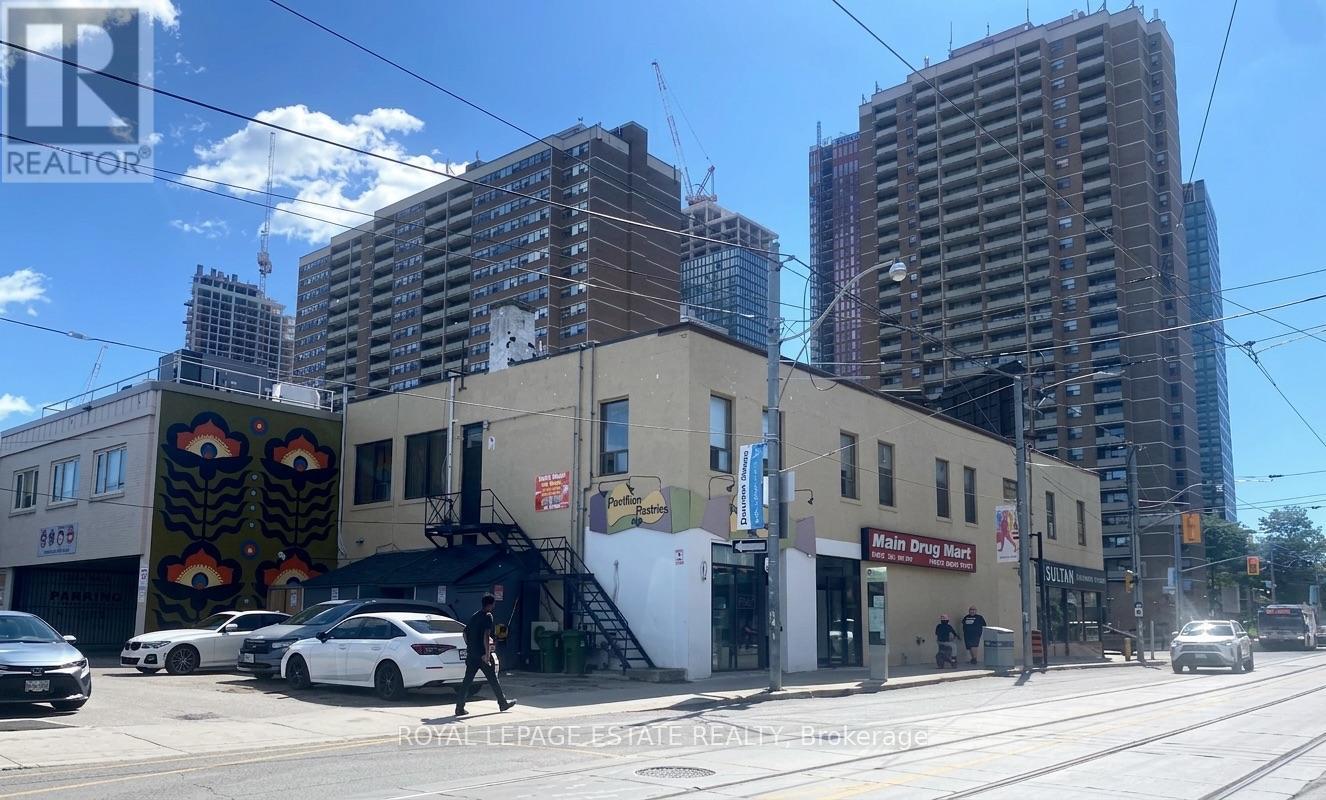2558 Danforth Avenue, Toronto, Ontario  M4C 1L3 - Photo 4 - E13730448