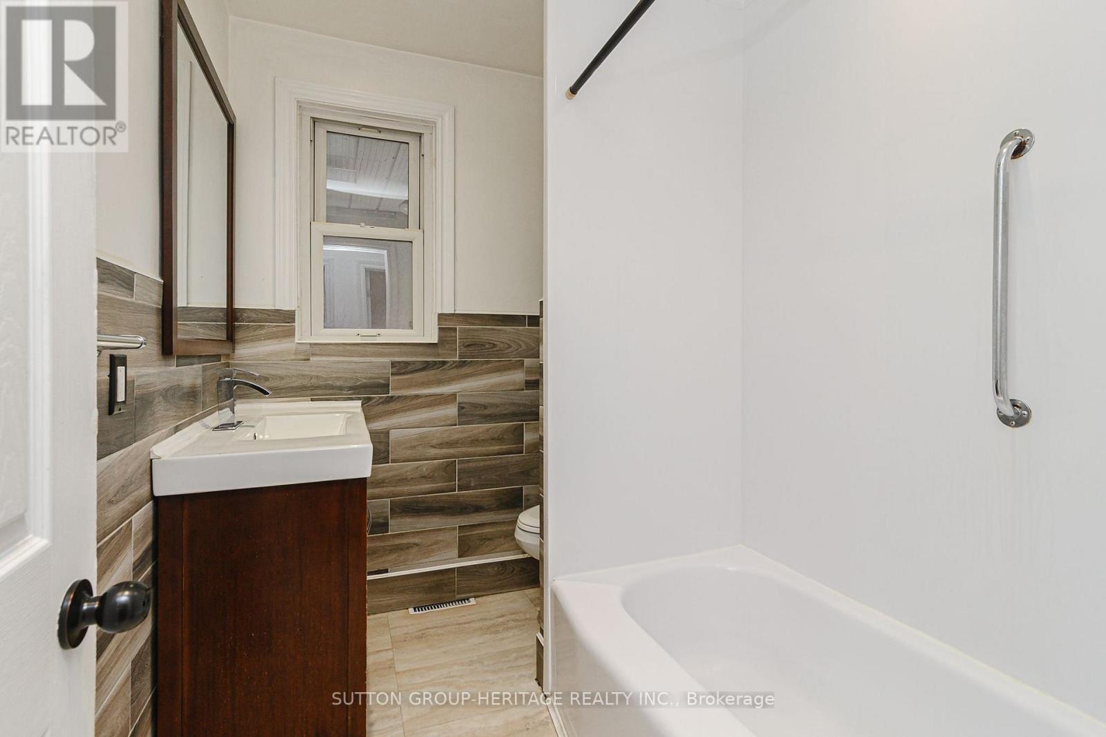 490 Milton Street, Oshawa, Ontario  L1H 6S5 - Photo 23 - E13730512