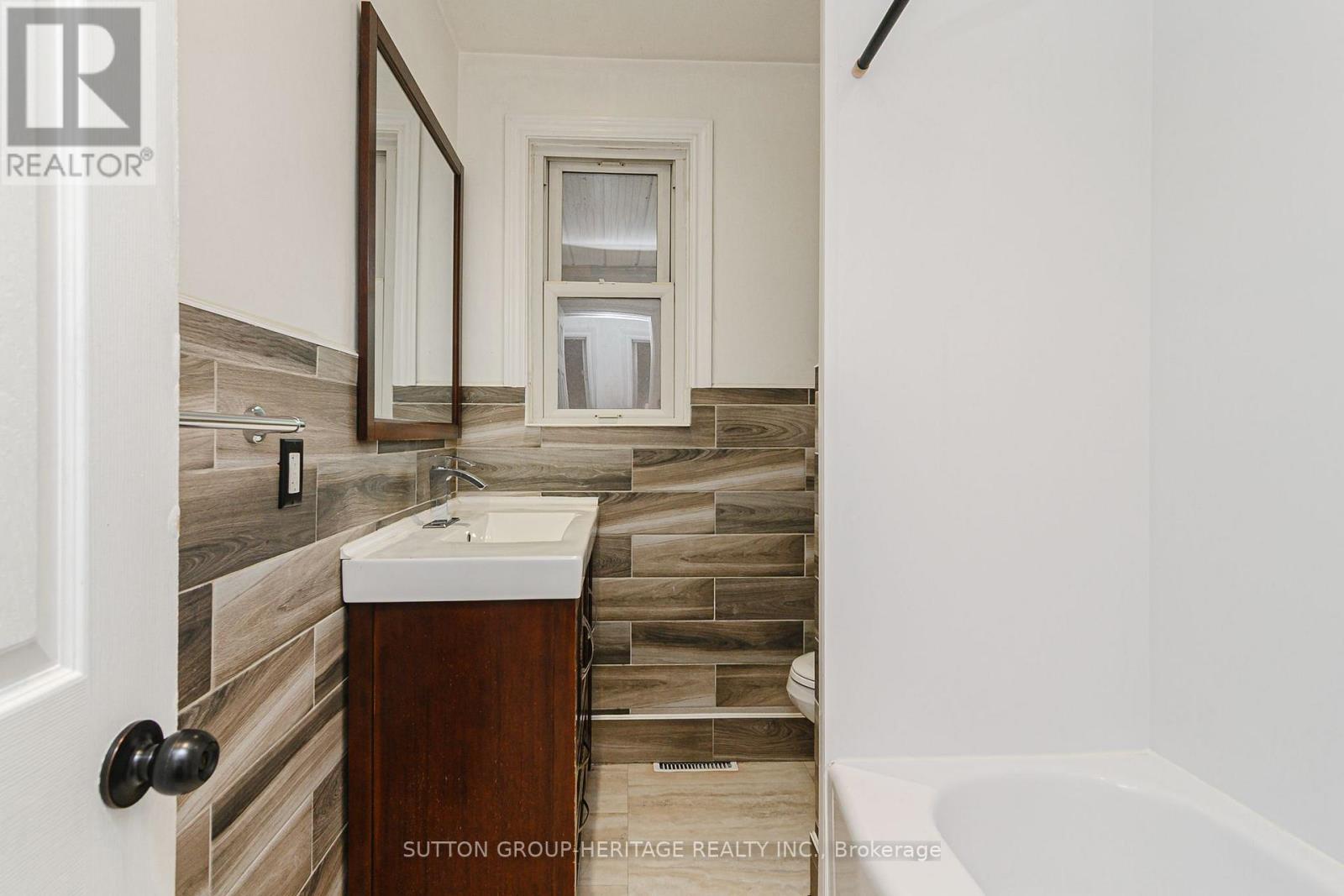 490 Milton Street, Oshawa, Ontario  L1H 6S5 - Photo 24 - E13730512