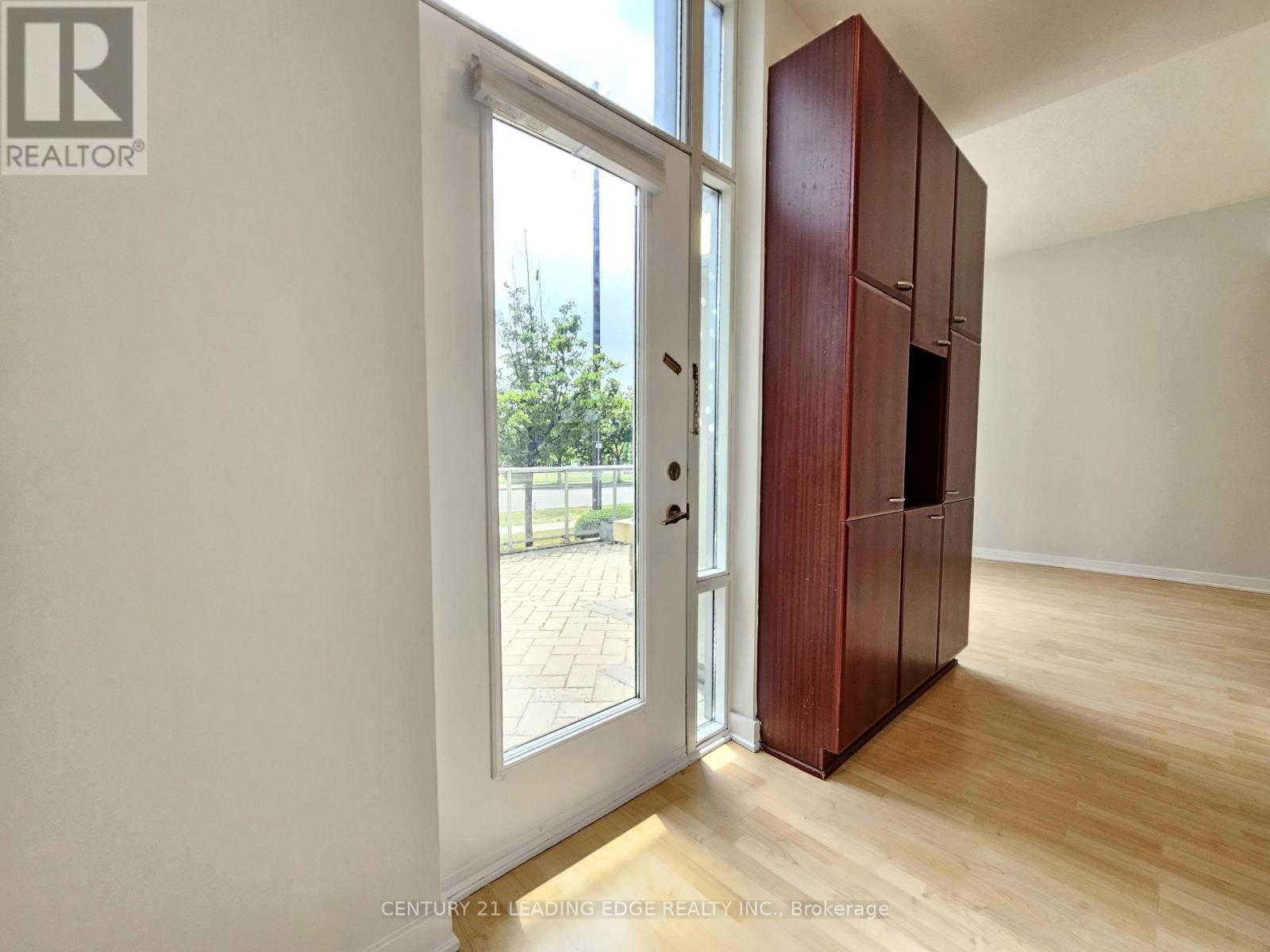 Th120 - 38 Lee Centre Drive, Toronto, Ontario  M1H 3J7 - Photo 5 - E13730598
