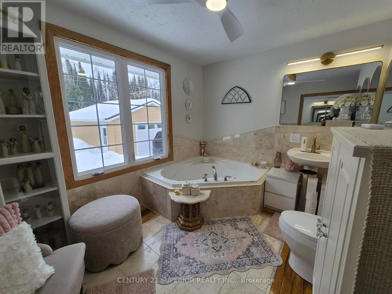 34 Redwing Ave, Manitouwadge, Ontario  P0T 2C0 - Photo 29 - X13244986