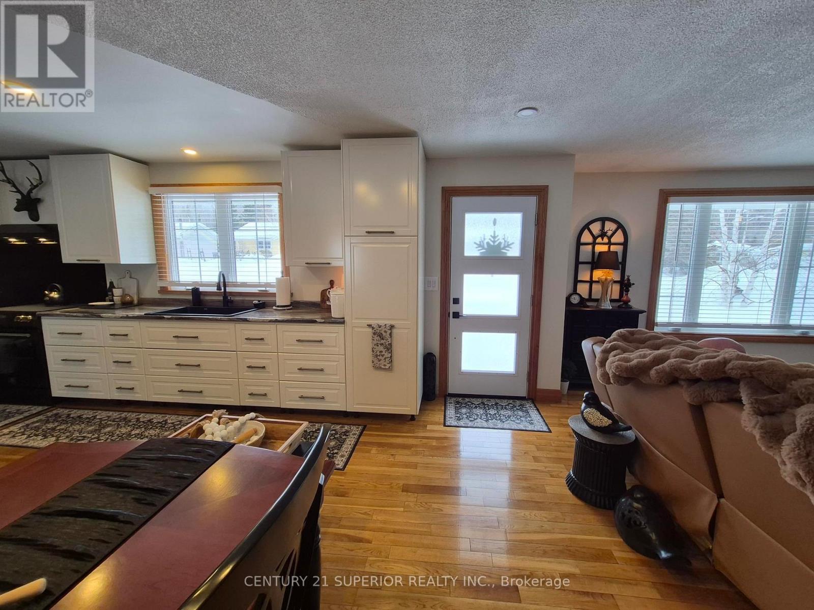 34 Redwing Ave, Manitouwadge, Ontario  P0T 2C0 - Photo 7 - X13244986