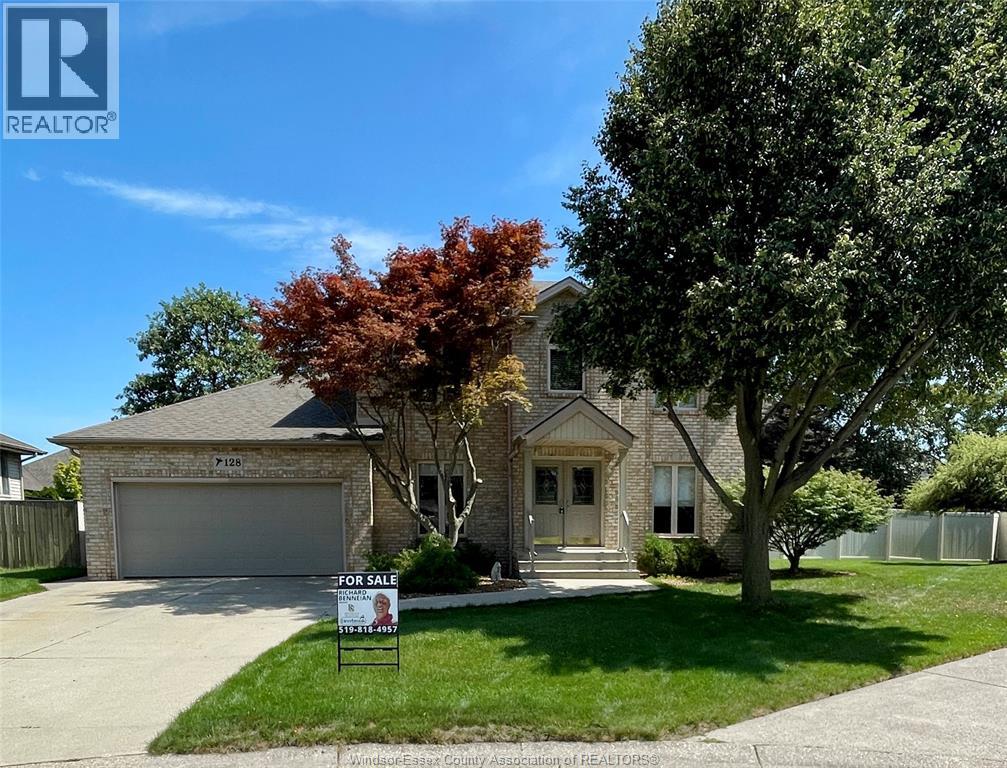MLS# 26021100: 128 Pheasant Run DRIVE, Lakeshore, Canada