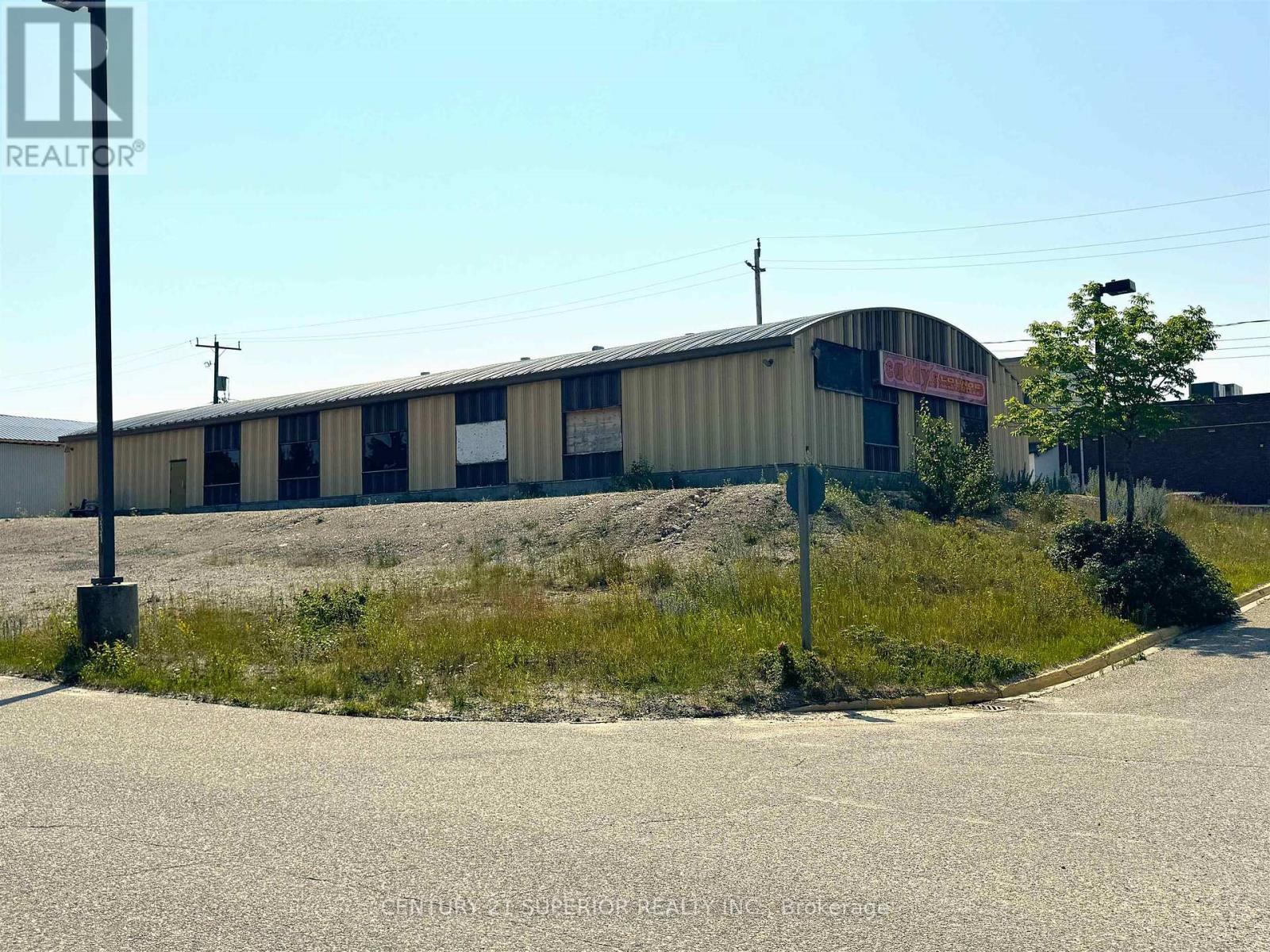 1 BARKER WALK, Manitouwadge, Ontario