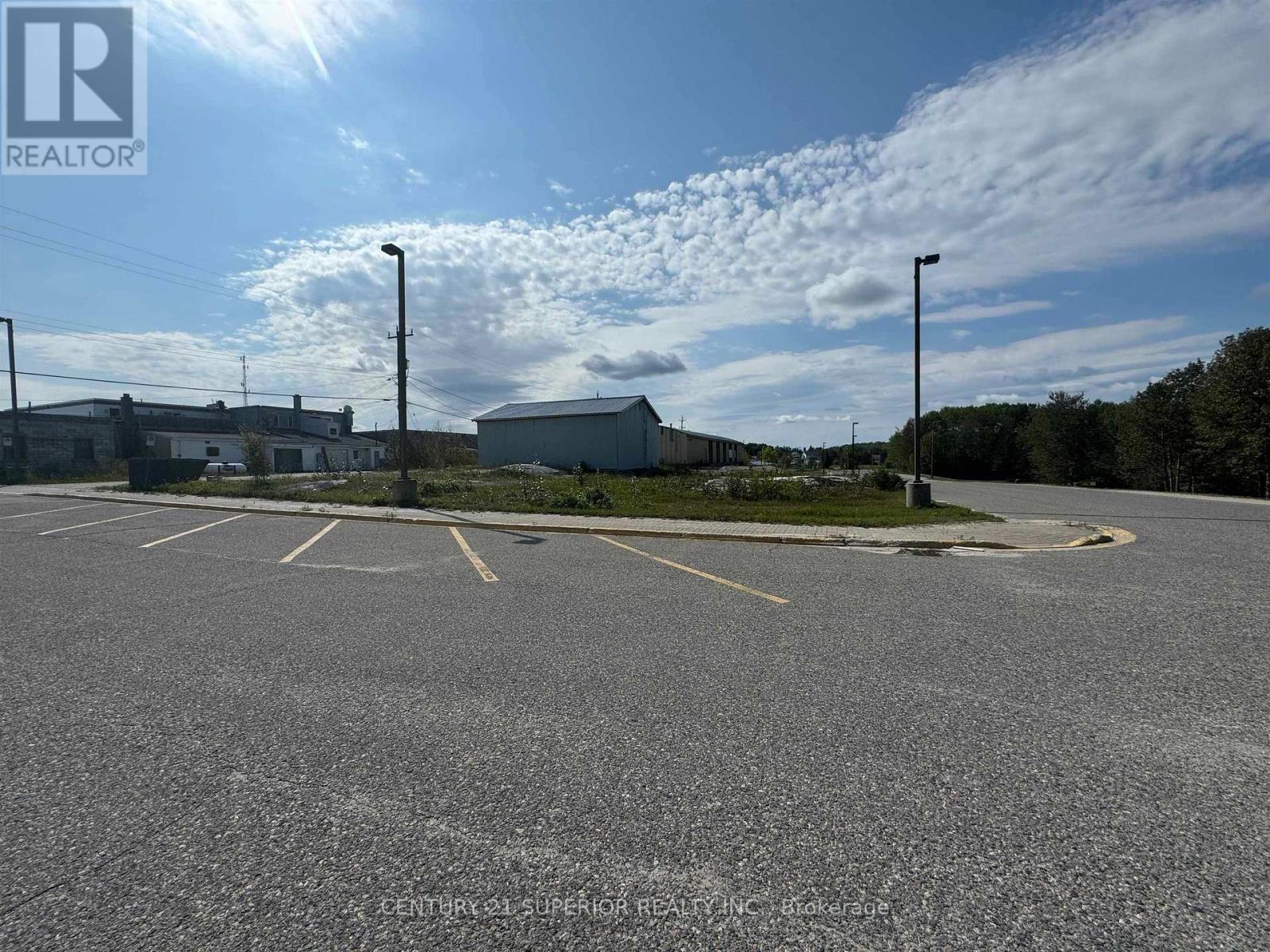 1 Barker Walk, Manitouwadge, Ontario  P0T 2C0 - Photo 20 - X13245266