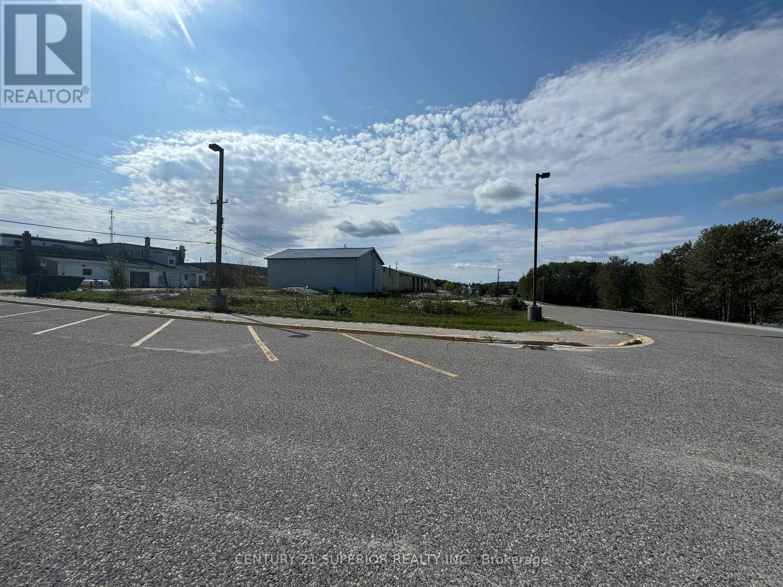 1 Barker Walk, Manitouwadge, Ontario  P0T 2C0 - Photo 18 - X13245266
