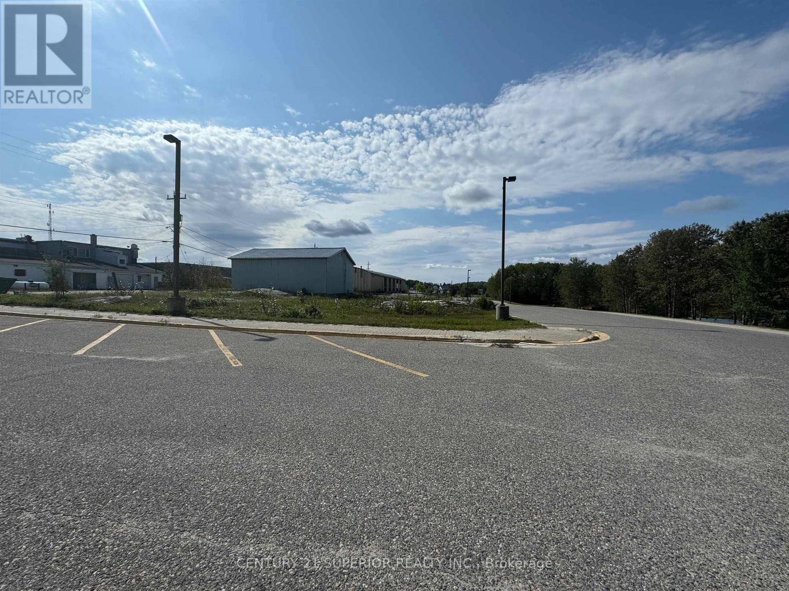 1 Barker Walk, Manitouwadge, Ontario  P0T 2C0 - Photo 19 - X13245266