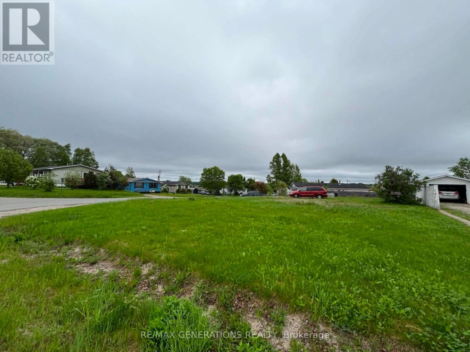 20 Partridge Avenue, Manitouwadge, Ontario  P0T 2C0 - Photo 3 - X13244006