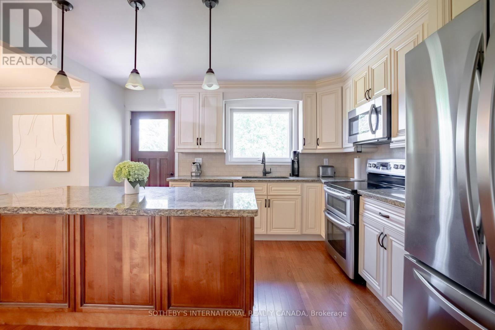 80 Centre Street, King (Schomberg), Ontario  L0G 1T0 - Photo 12 - N13730438