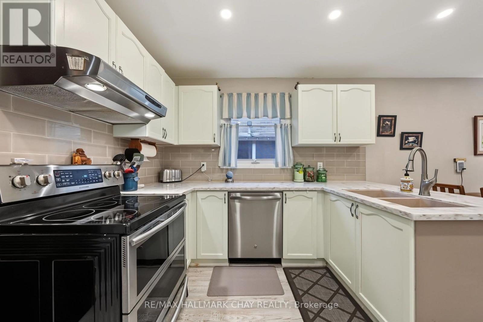66 Hutchinson Drive, New Tecumseth, Ontario  L9R 1M2 - Photo 8 - N13730504