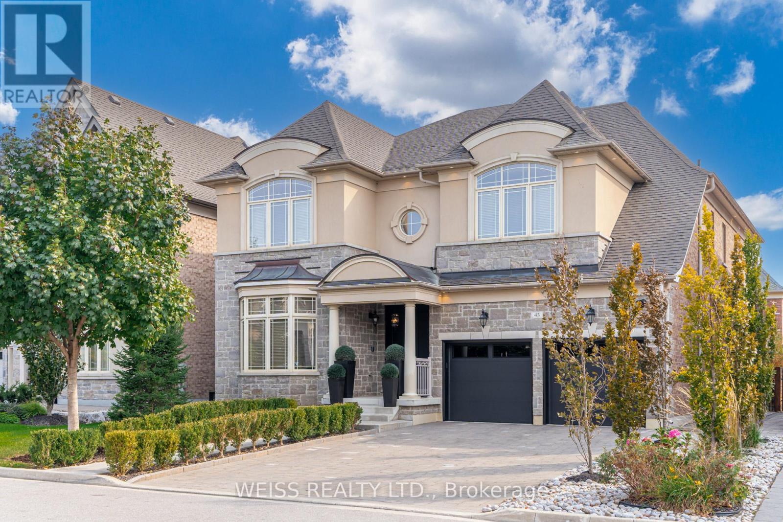 43 CHESNEY CRESCENT, Vaughan, Ontario