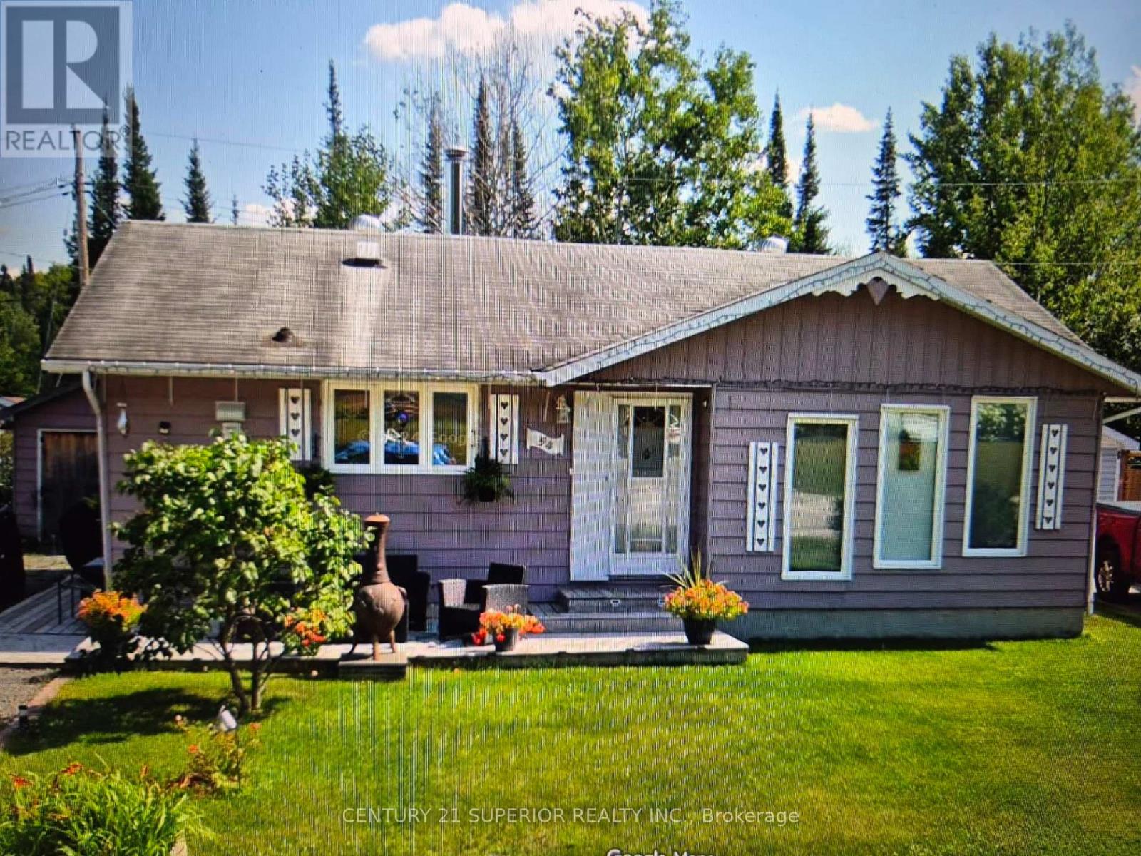 54 Redwing Ave, Manitouwadge, Ontario  P0T 2C0 - Photo 3 - X13245354