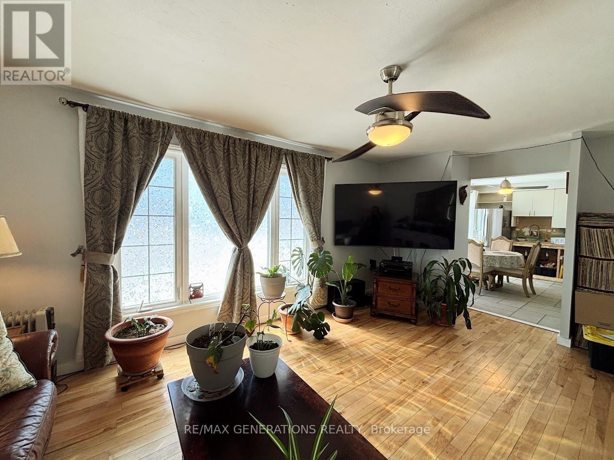 7 Swallow Drive, Manitouwadge, Ontario  P0T 2C0 - Photo 4 - X13245408