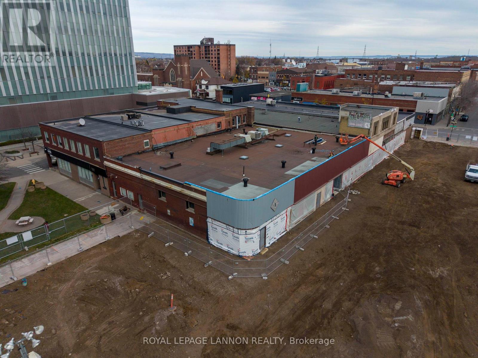A & B - 615 Victoria Ave E, Thunder Bay, Ontario  P7C 1B1 - Photo 5 - X13250468
