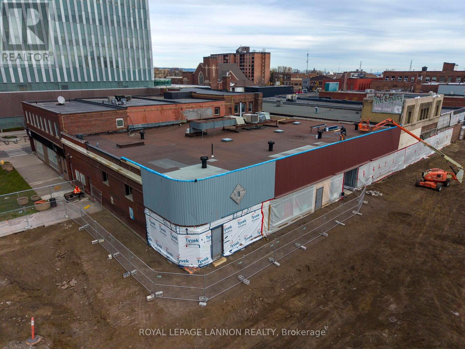A & B - 615 VICTORIA AVE E, Thunder Bay, Ontario