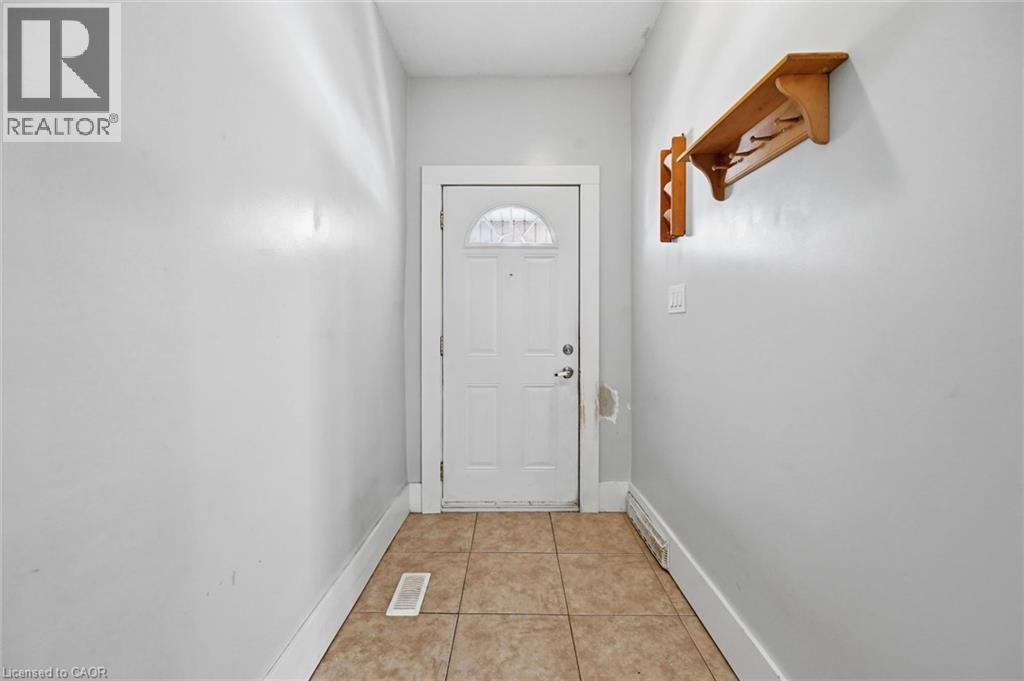 343 Cumberland Avenue, Hamilton, Ontario  L8M 2A4 - Photo 5 - 40858308