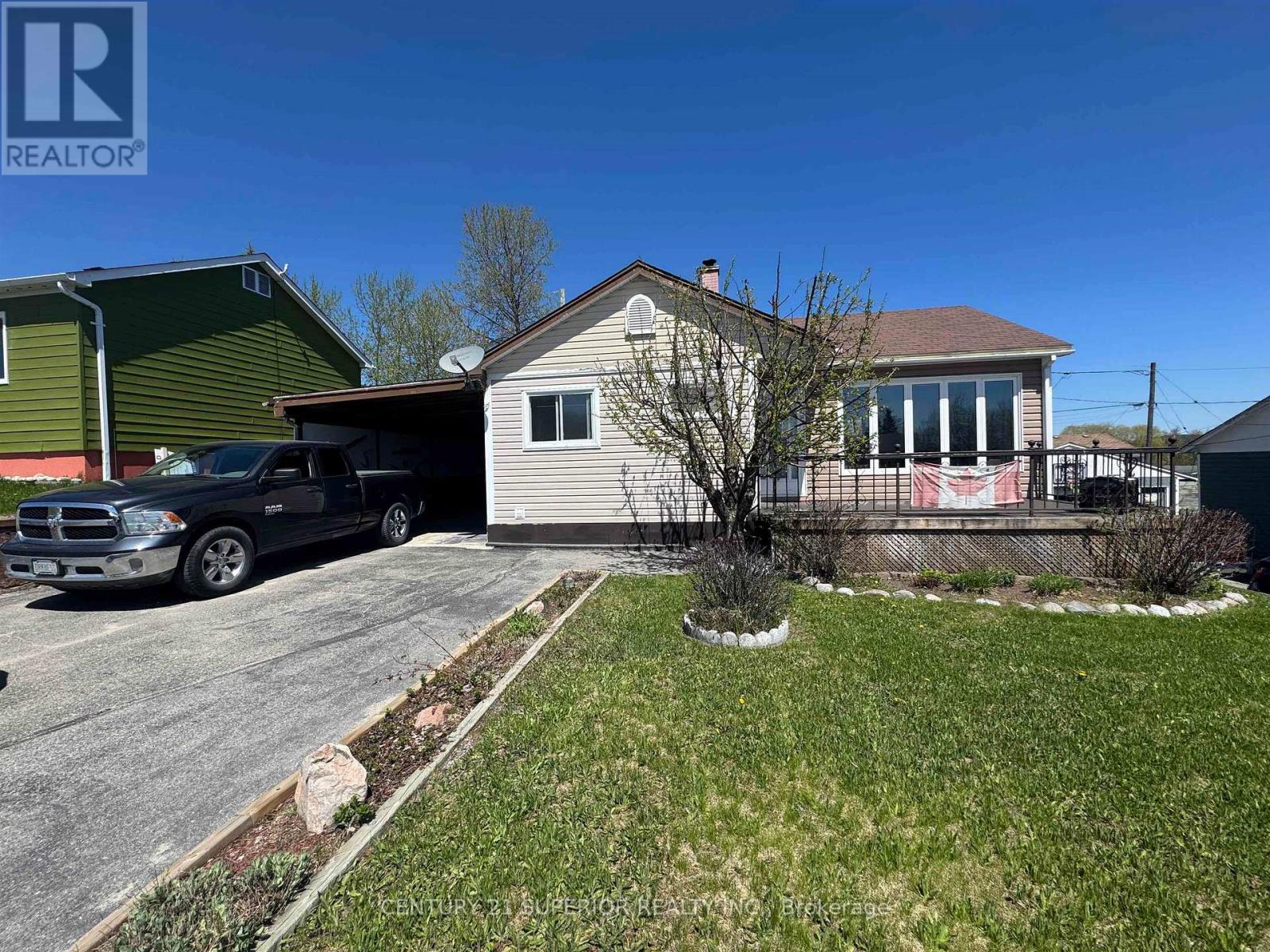 3 Falcon Drive, Manitouwadge, Ontario  P0T 2C0 - Photo 1 - X13250502