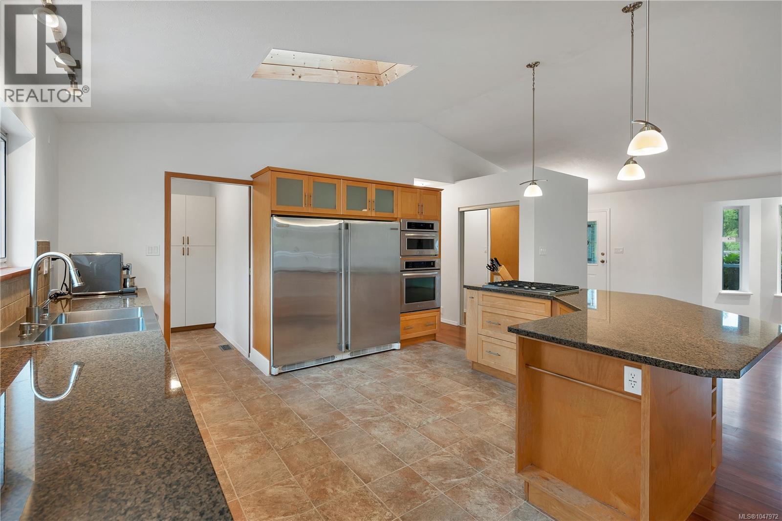 1939 Shetland Rd, Campbell River, British Columbia  V9W 3Y5 - Photo 11 - 1047972