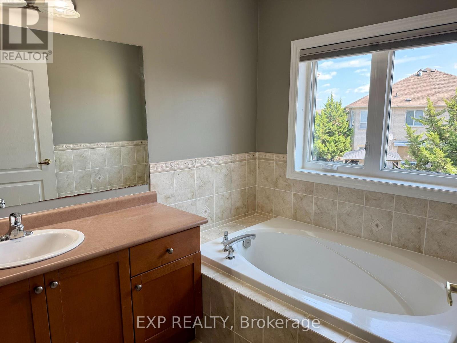 57 Humbershed Crescent, Caledon, Ontario  L7E 2X4 - Photo 18 - W13730502