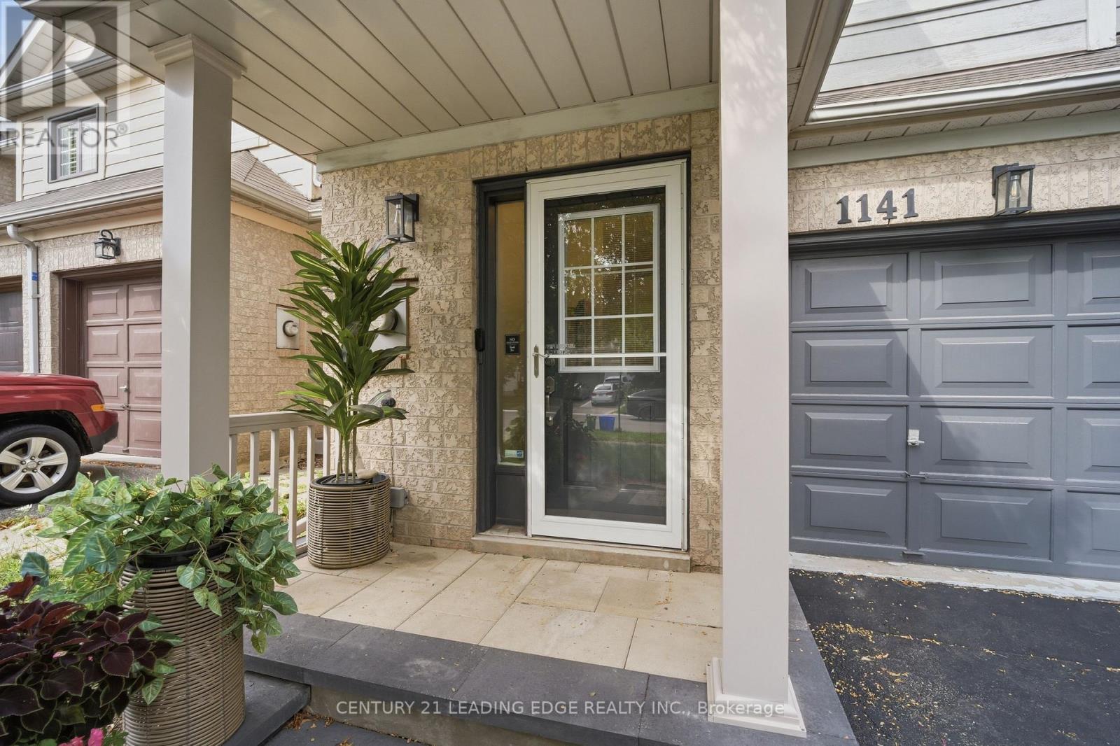 1141 Westview Terrace, Oakville, Ontario  L6M 3M1 - Photo 2 - W13730584