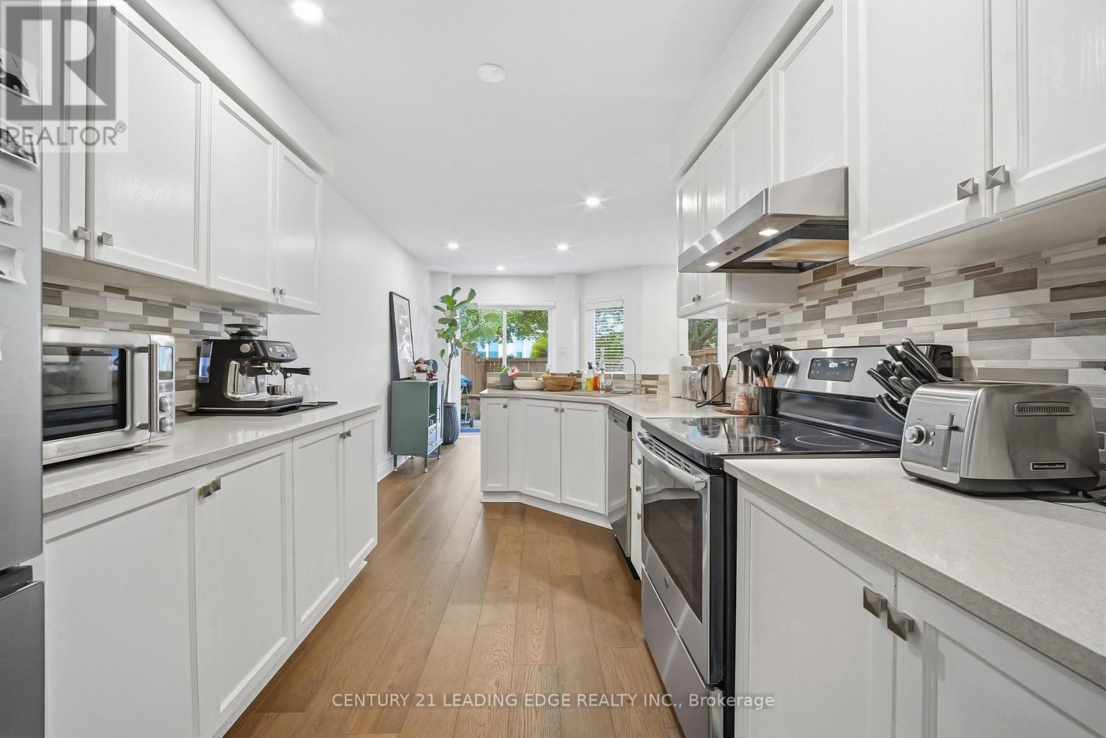 1141 Westview Terrace, Oakville, Ontario  L6M 3M1 - Photo 9 - W13730584