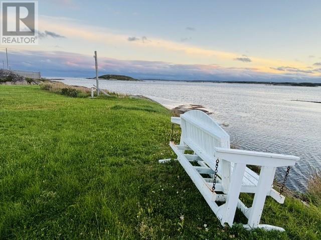 18 Marine Drive, New Wes Valley — photo 2