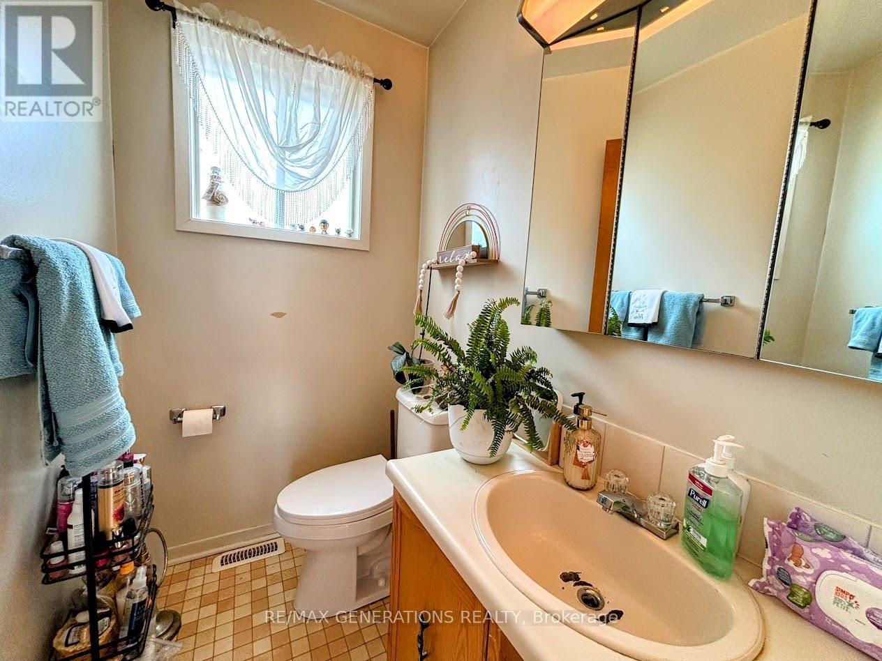 80 Matachewan Road, Manitouwadge, Ontario  P0T 2C0 - Photo 8 - X13250792