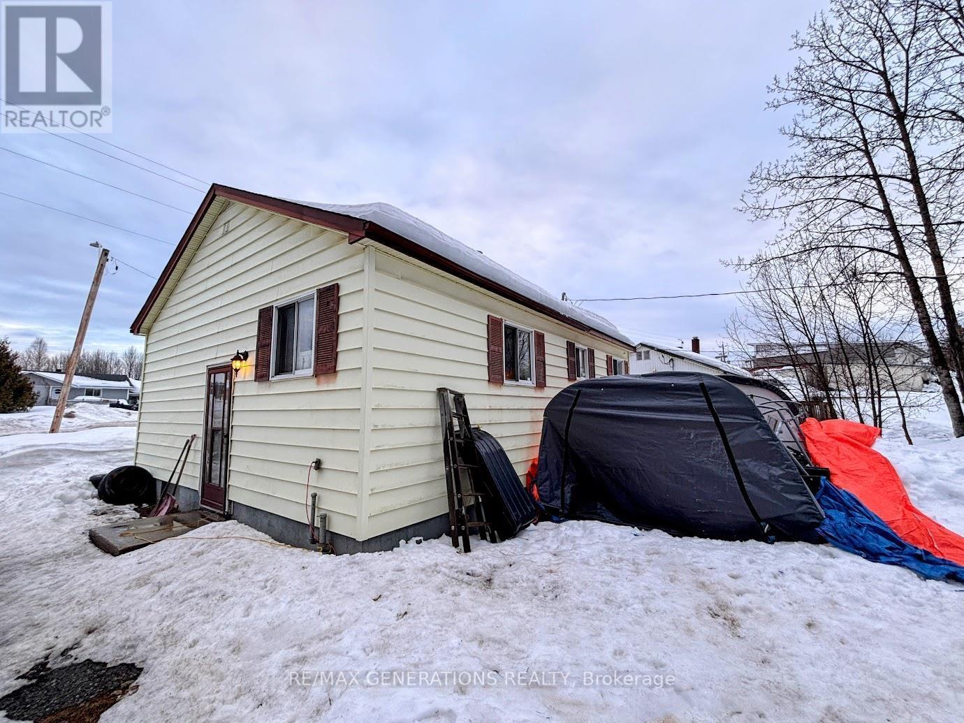 71 Manitou Road, Manitouwadge, Ontario  P0T 2C0 - Photo 8 - X13245132